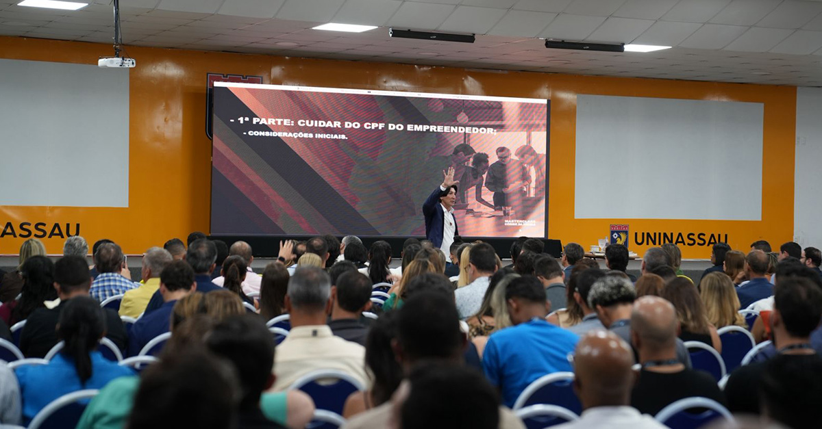 Janguiê Diniz reúne grande público em masterclass voltada à expansão estruturada de empresas