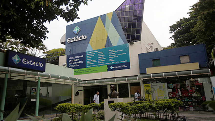 Kroton aumenta oferta e conselho da Estácio diz que aceita a fusão