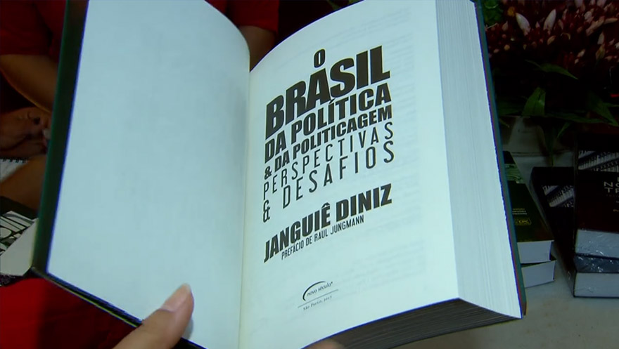 Livro lançado no Recife aborda problemas sociais e políticos da atualidade