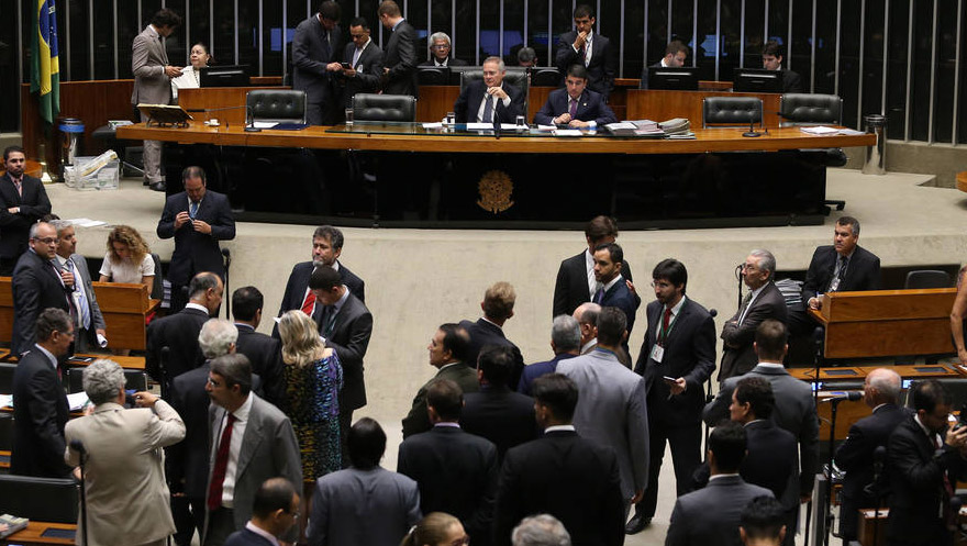 Maia sanciona projeto que libera crédito para o Fies