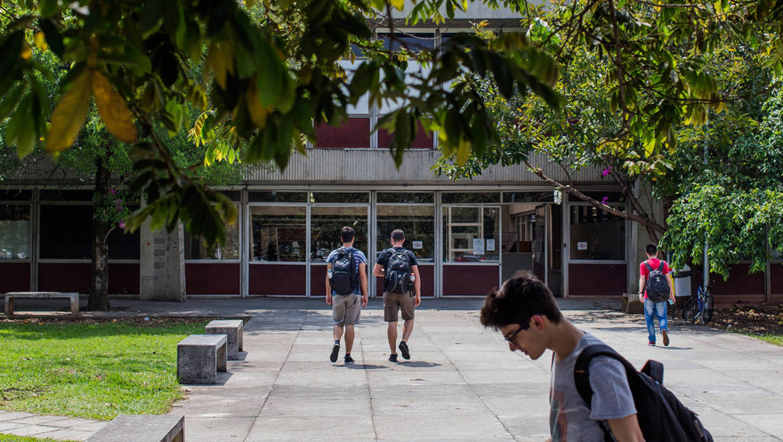 Folha realiza seminário sobre desafios do ensino superior