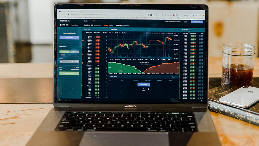 Bovespa sobe mais de 2% com alta no preço das commodities