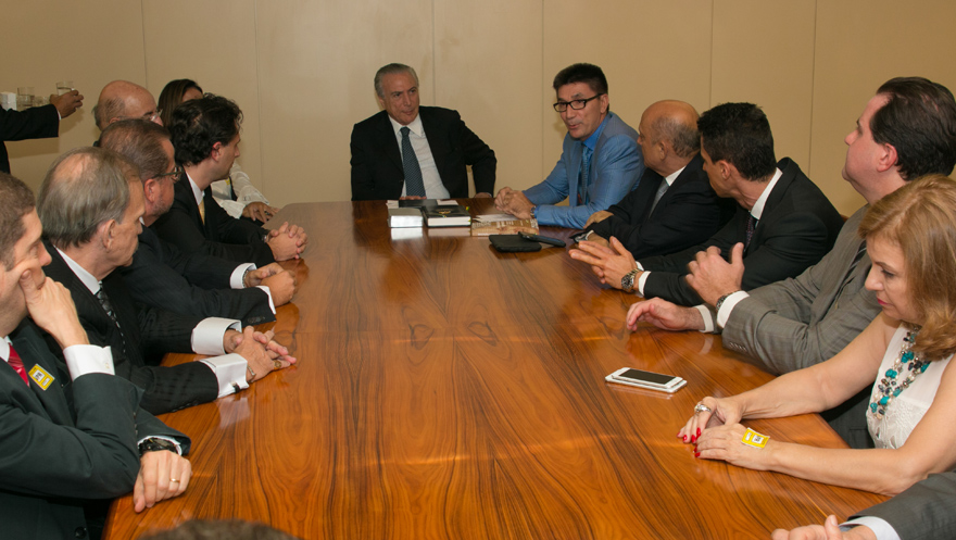 Janguiê Diniz, diretor presidente da ABMES, e representantes da educação se reúnem com Temer