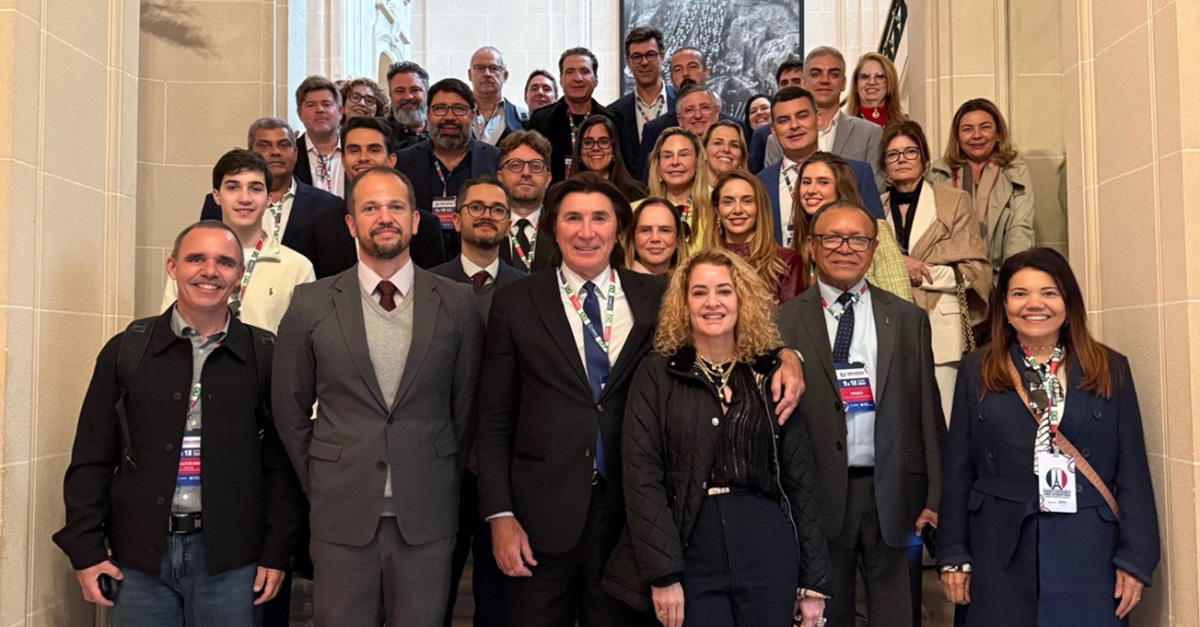 Delegação da ABMES debate educação superior na OCDE e na Embaixada do Brasil em Paris